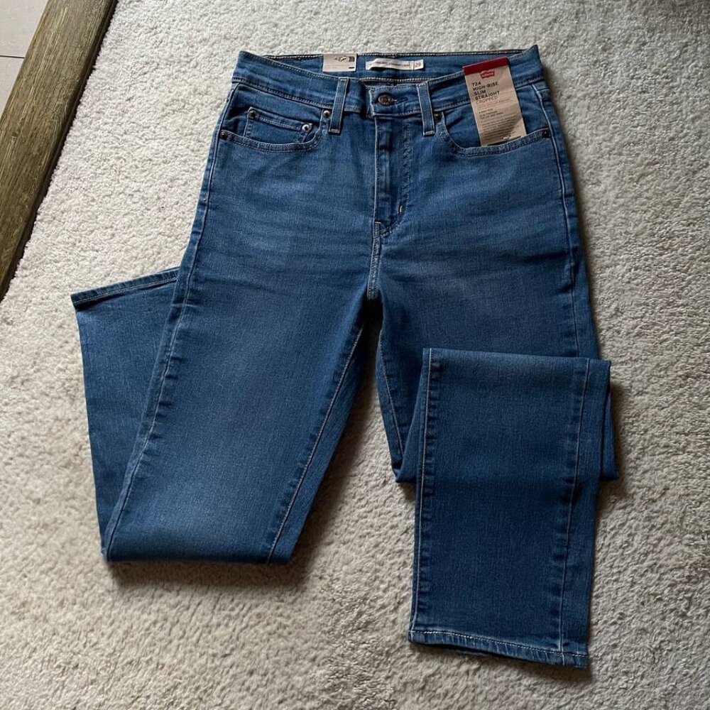 NWT Levi's 724 High Rise Slim Straight Cropped Women's Jeans Size 29
